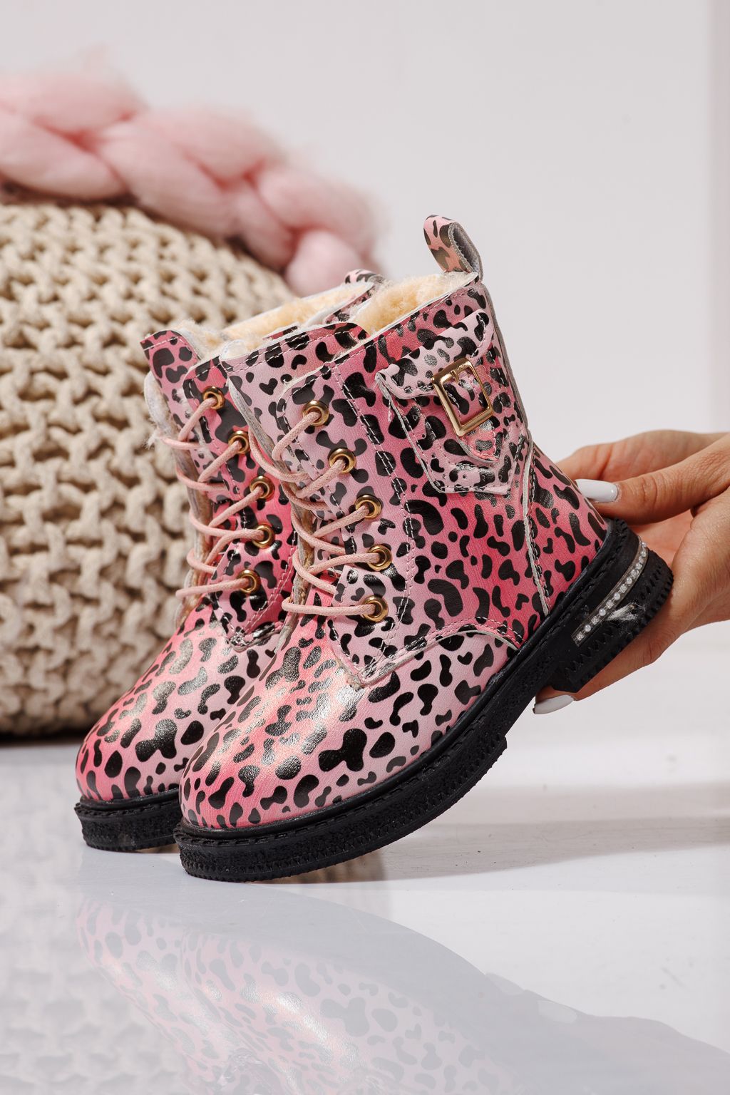 Боти за момичета подплатени с пух розов от еко кожа Iris #23134