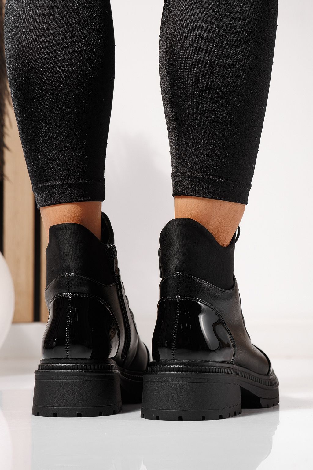 Дамски боти подплатени с пух черни от еко кожа lacuita Nami #23056