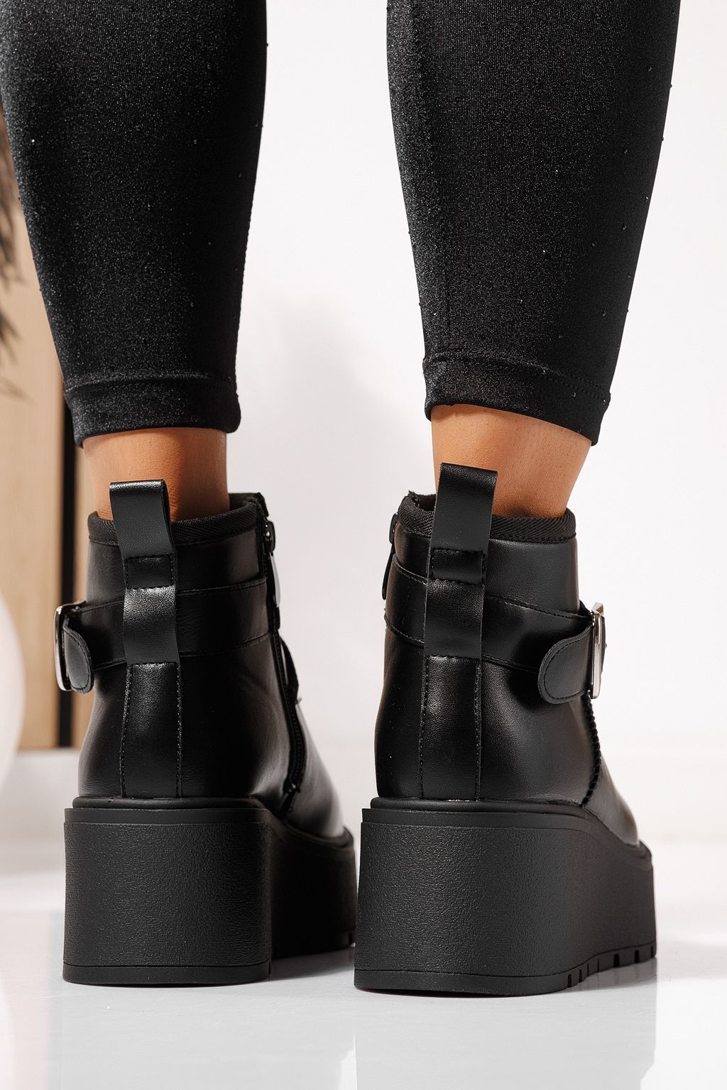 Дамски боти подплатени с пух черни от еко кожа June #23084