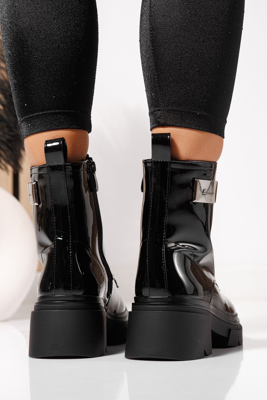 Дамски боти подплатени с пух черни от лачена еко кожа Joplin #23083