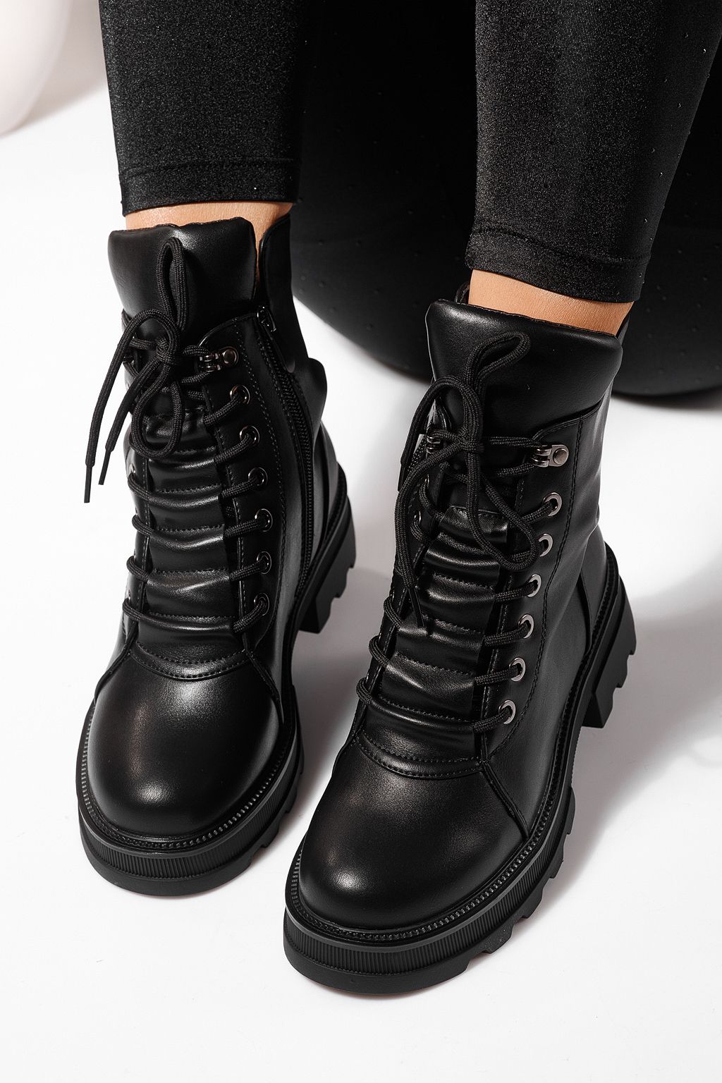 Дамски боти подплатени с пух черни от еко кожа Kiara #23089