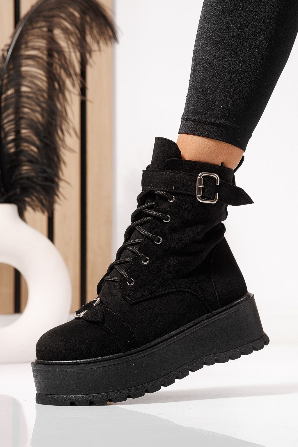 Дамски черни подплатени ботуши от еко кожа Joplin #23174