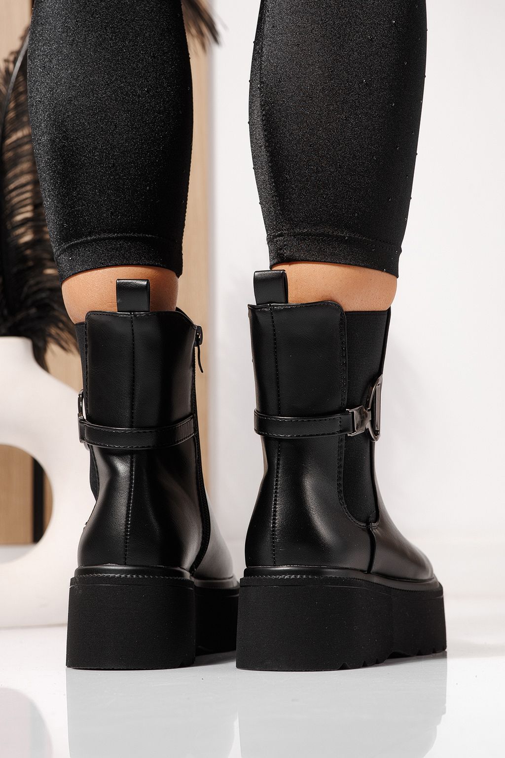 Дамски боти подплатени с пух черни от еко кожа Dalia #23074