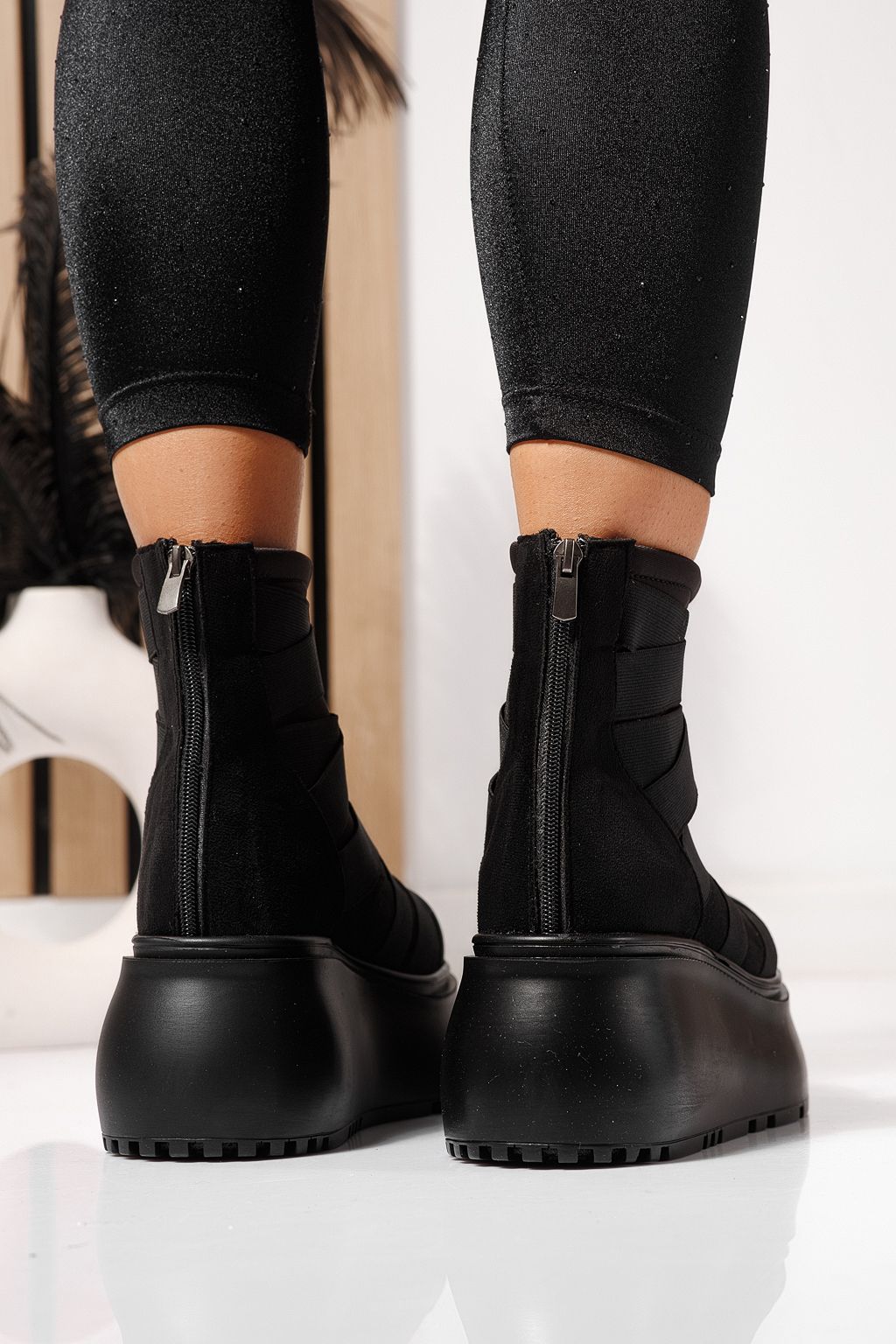 Дамски боти подплатени черни от обърната еко кожа Ines #23166