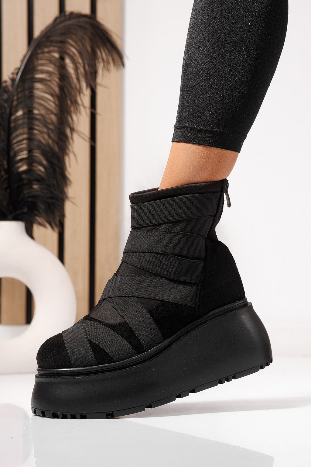 Дамски боти подплатени черни от обърната еко кожа Ines #23166