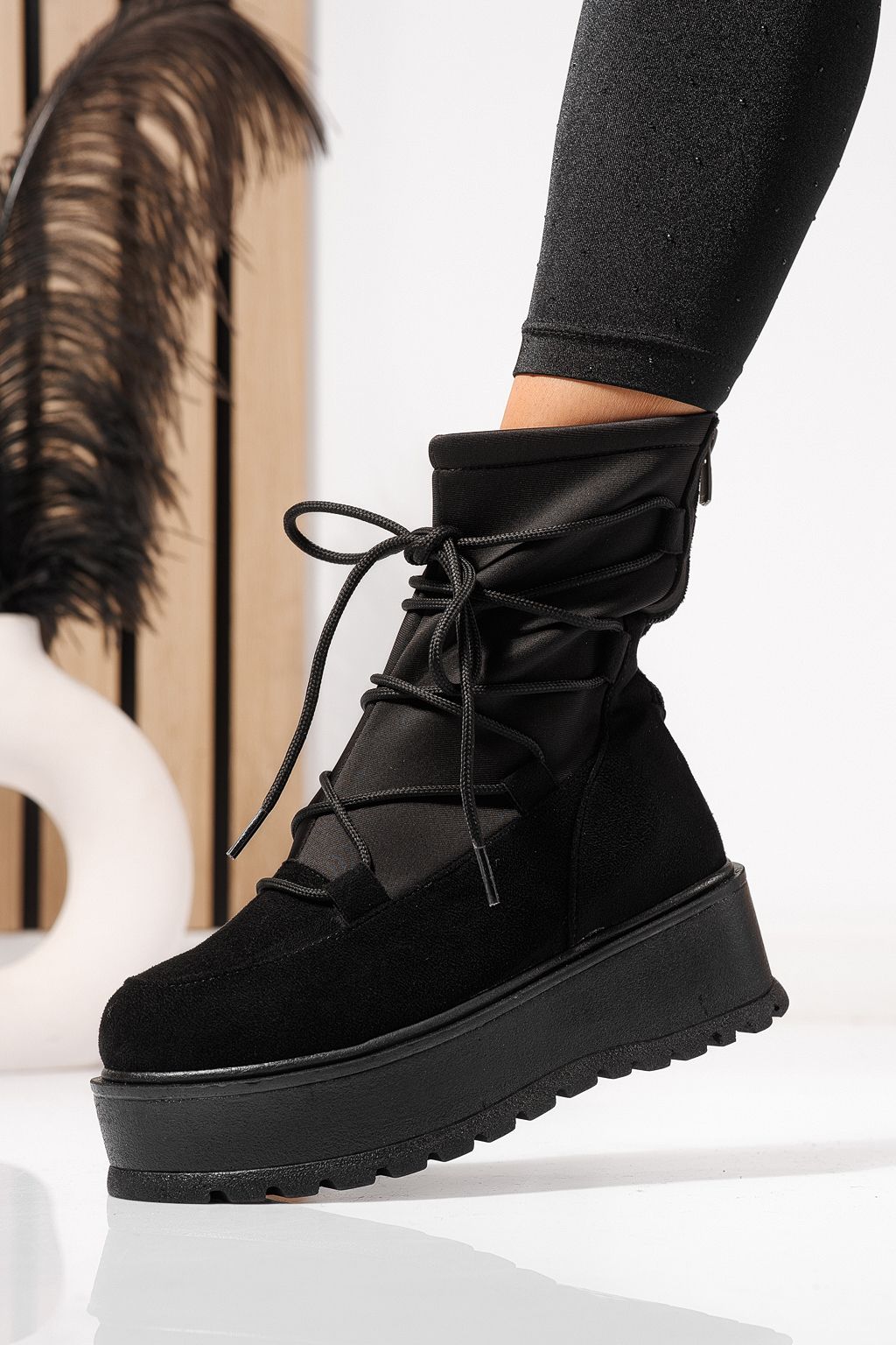 Дамски боти подплатени черни от обърната еко кожа Yvette #23162