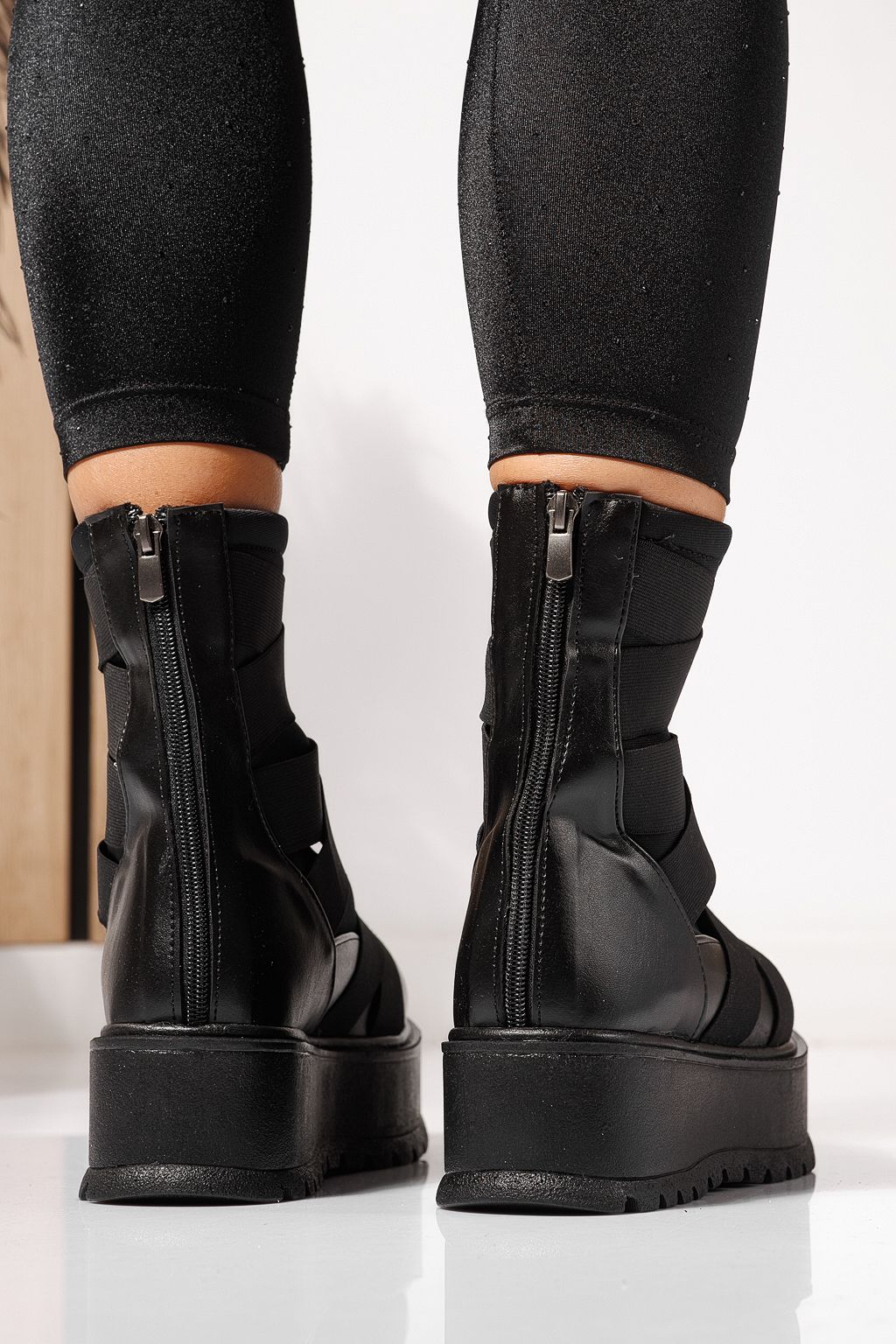 Дамски черни подплатени ботуши от екокожа Ellis #23173