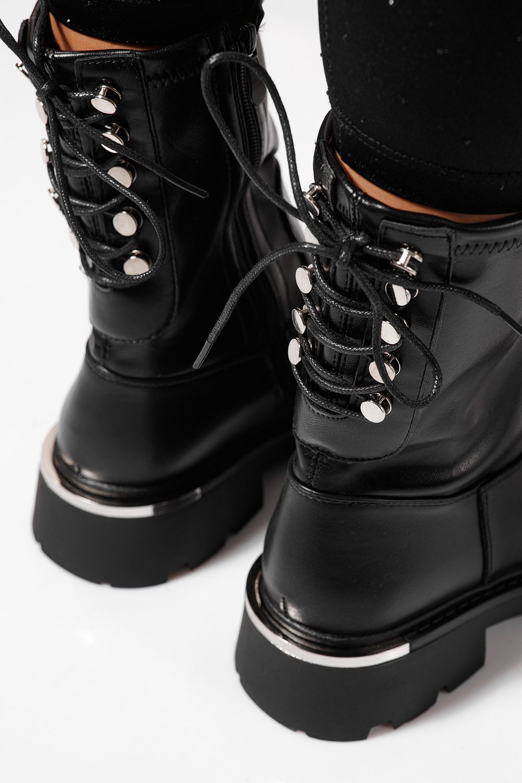 Дамски боти подплатени черни от еко кожа Evelyn #23076