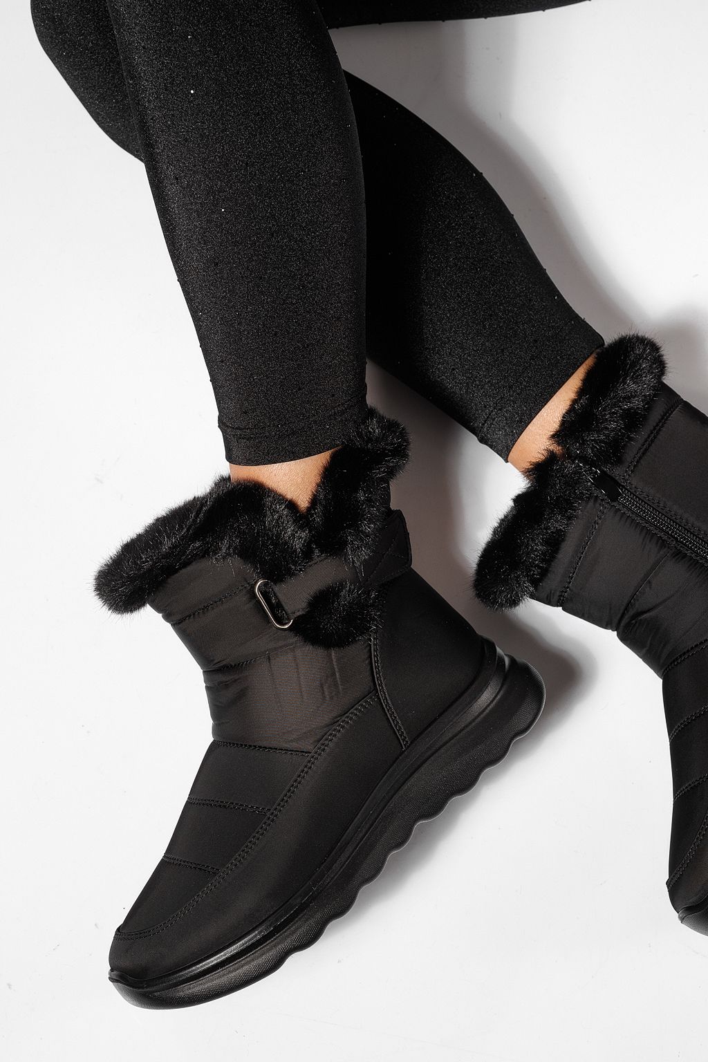 Дамски боти подплатени с пух черни от шушлек Amelia #23065