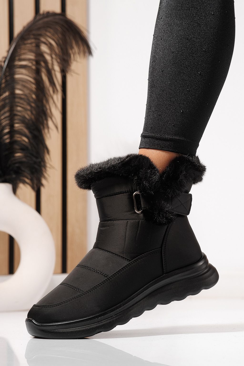 Дамски боти подплатени с пух черни от шушлек Amelia #23065