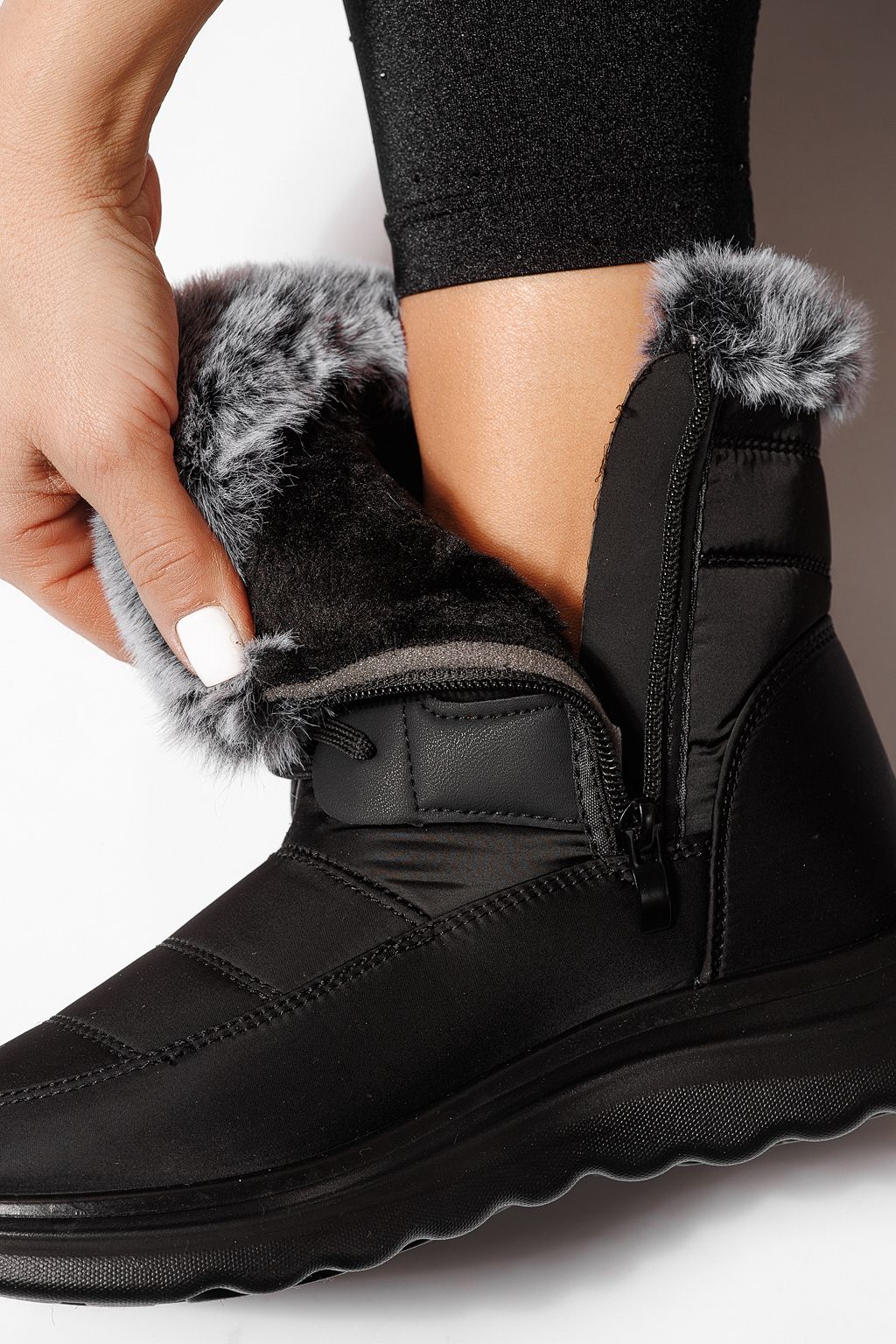 Дамски боти подплатени с пух черни от шушлек Alessia #23066