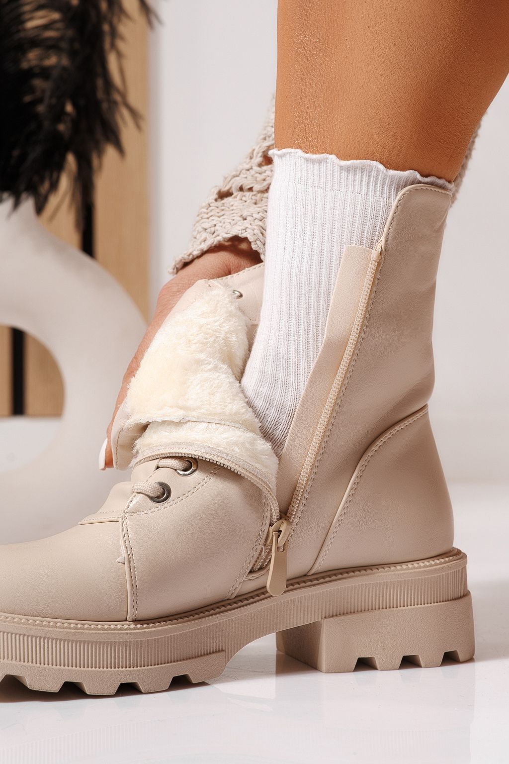 Дамски боти подплатени с пух бежови от еко кожа Kiara #23088