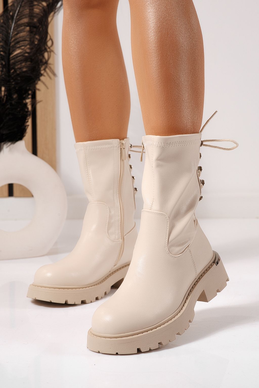 Дамски боти подплатени бежови от еко кожа Evelyn #23077