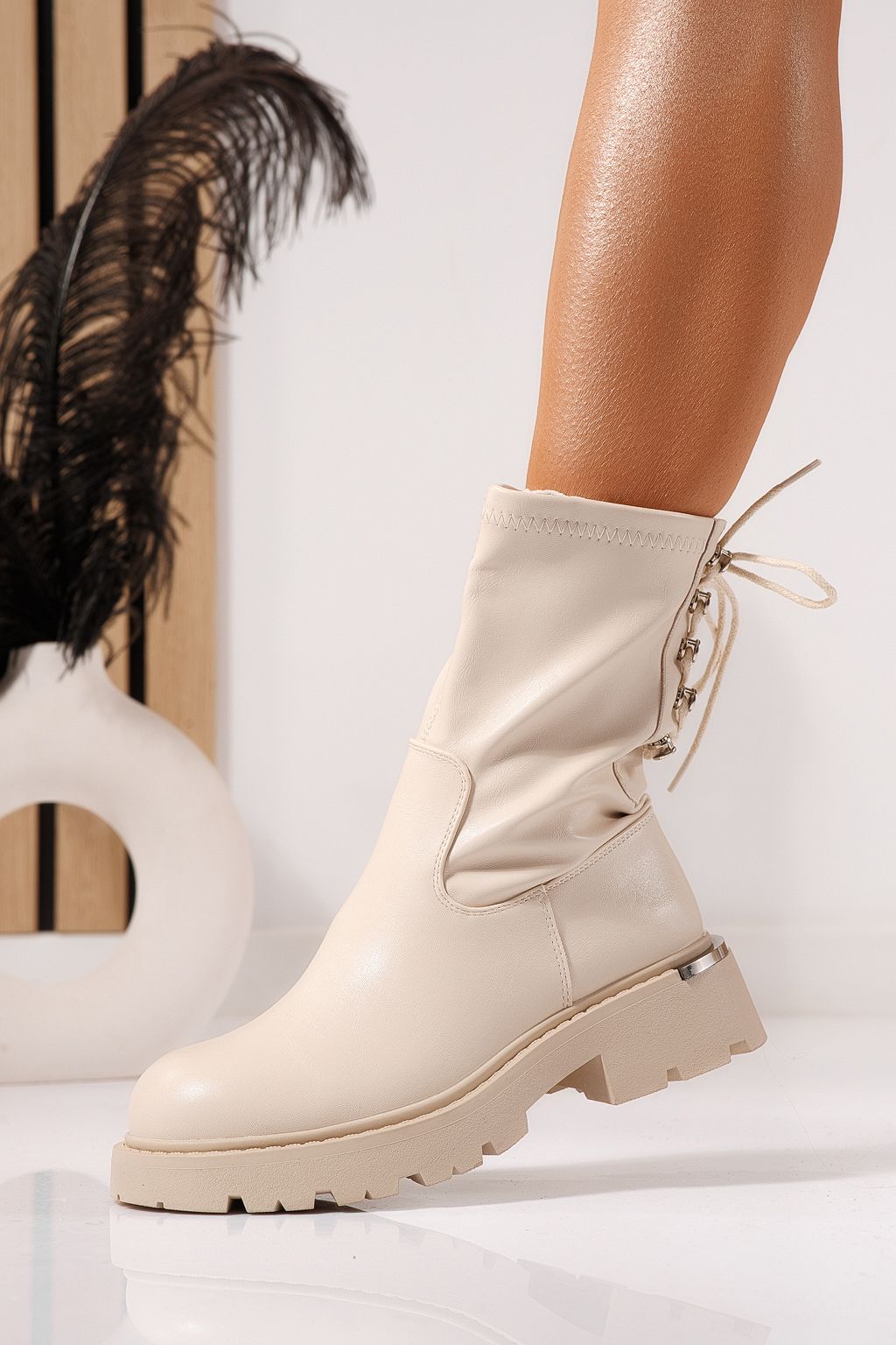 Дамски боти подплатени бежови от еко кожа Evelyn #23077