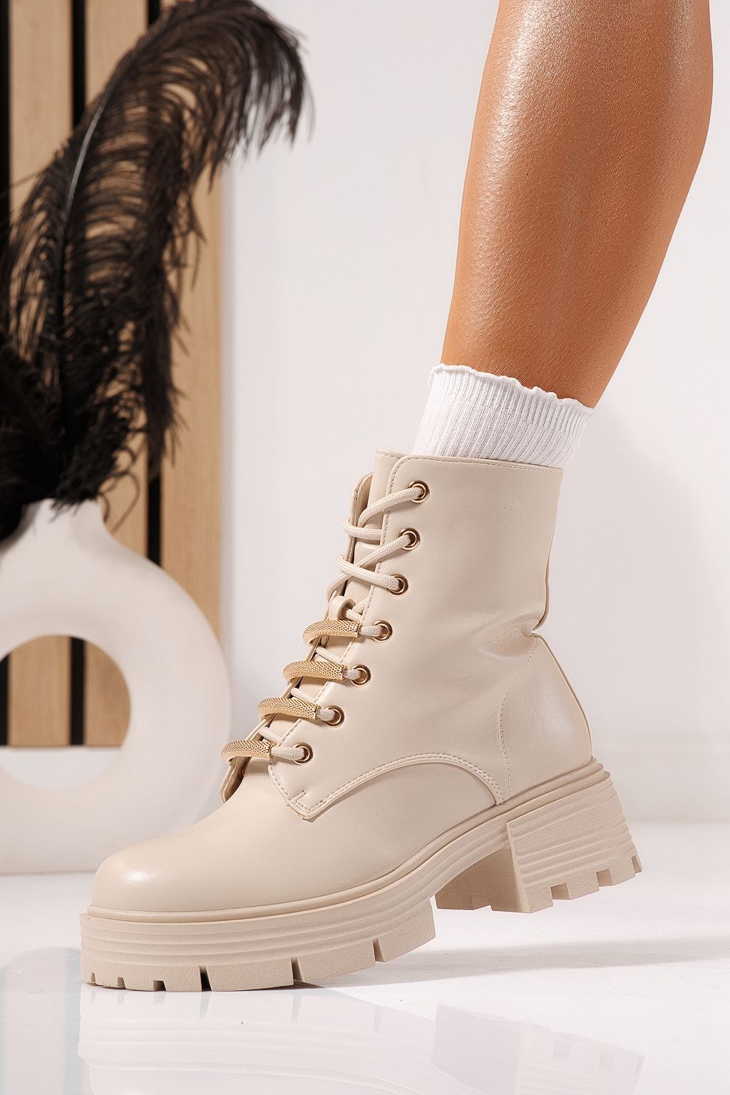 Дамски боти подплатени с пух бежови от еко кожа Julia #23087