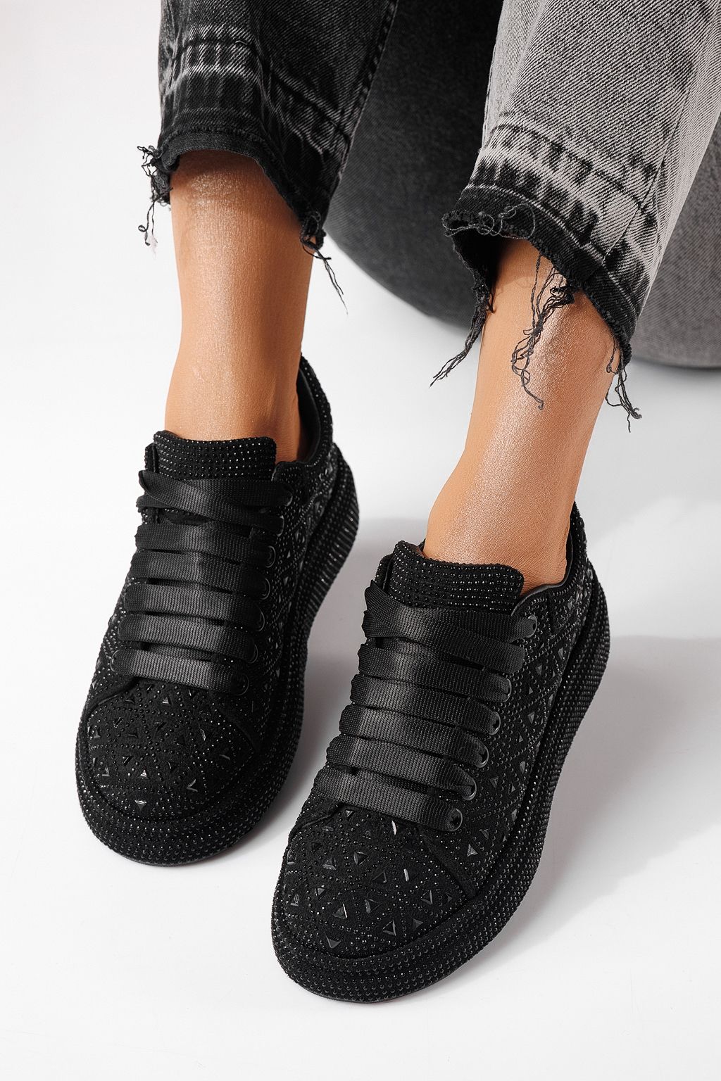 Дамски маратонки черни от обърната еко кожа Iris #24113