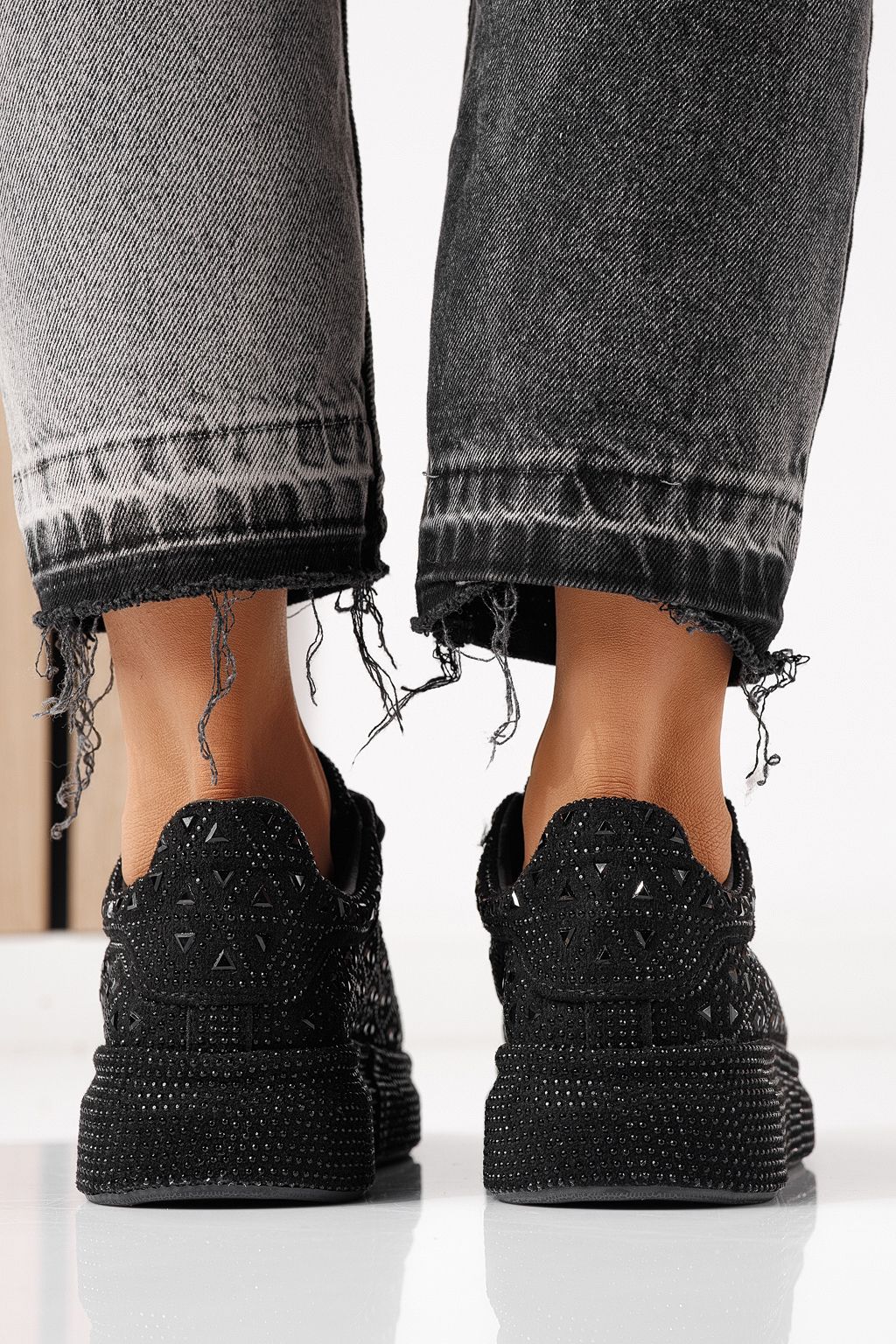 Дамски маратонки черни от обърната еко кожа Iris #24113