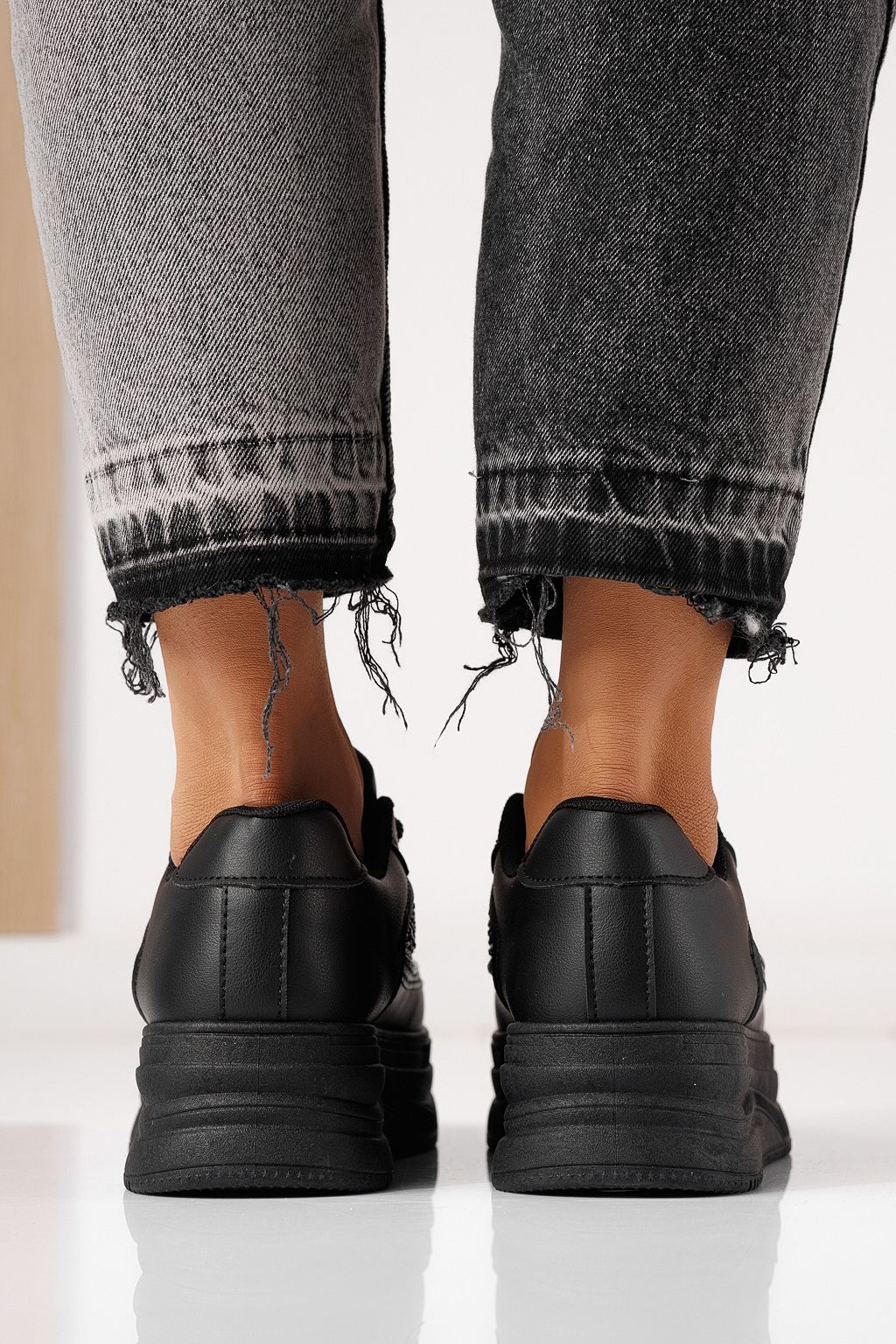 Дамски маратонки черни от еко кожа Clara #24056