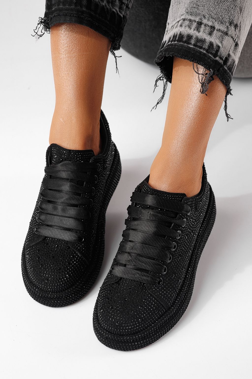 Дамски маратонки черни от текстилен материал Alexia #24007