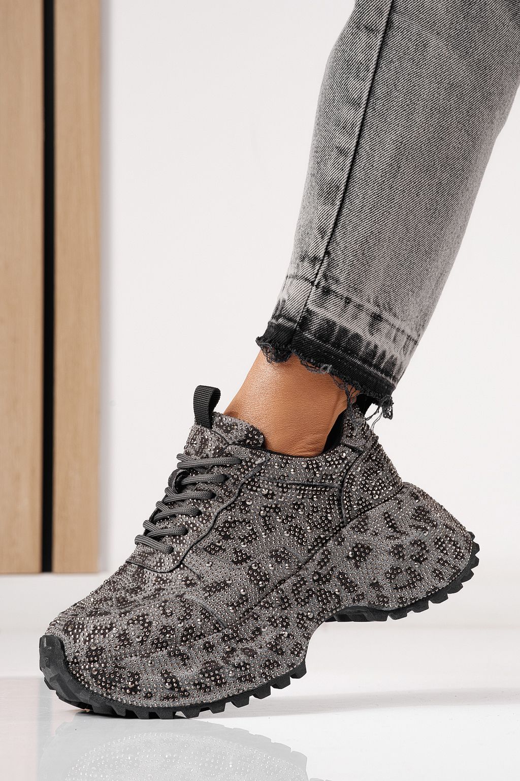 Дамски маратонки черни от обърната еко кожа Izabela #24118