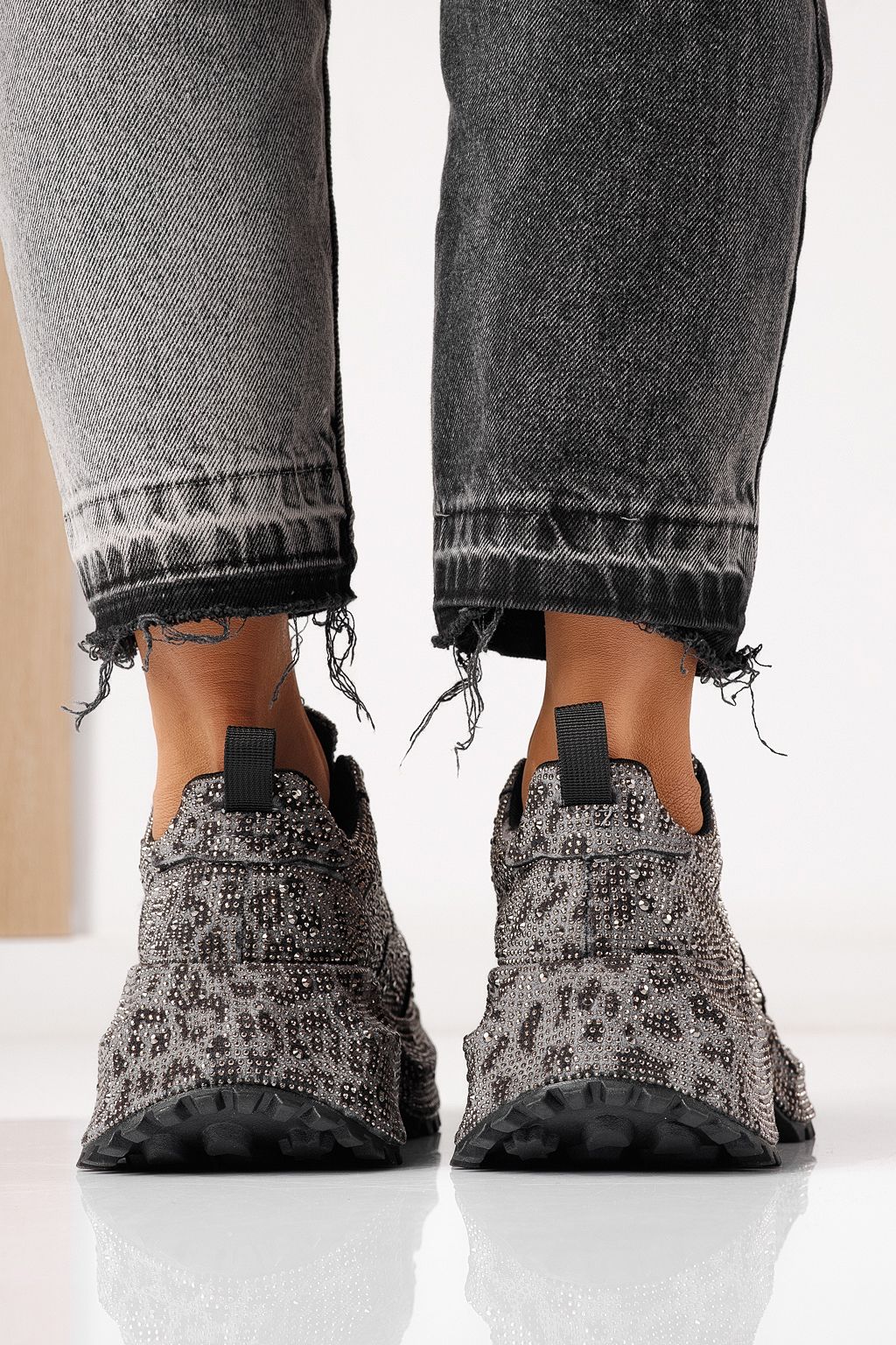 Дамски маратонки черни от обърната еко кожа Izabela #24118