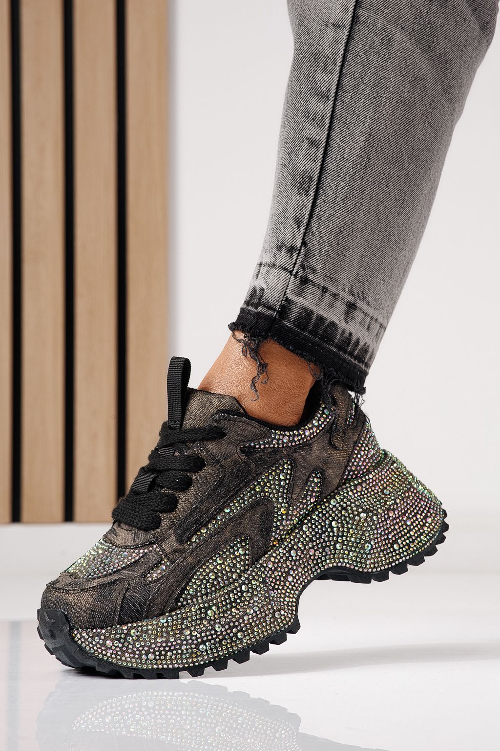 Дамски маратонки черни от текстилен материал Evelin #24087