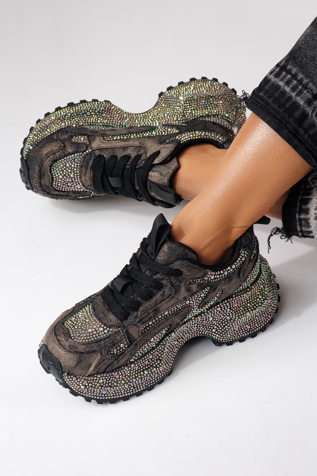 Дамски маратонки черни от текстилен материал Evelin #24087