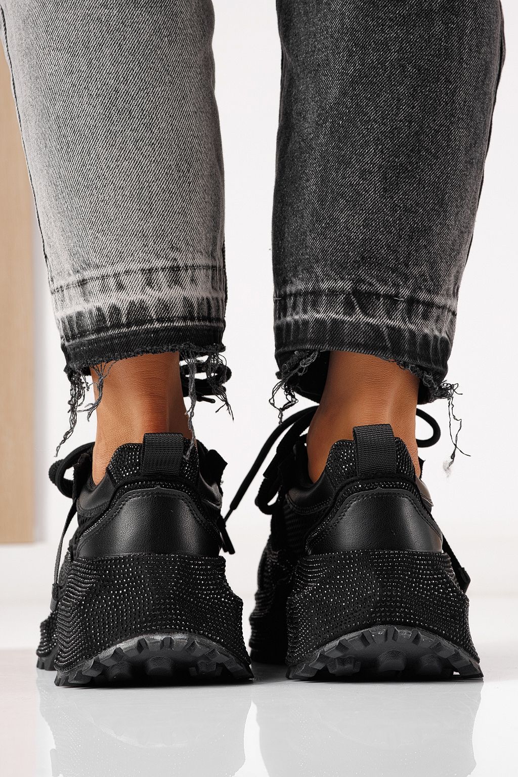 Дамски маратонки черни от текстилен материал Cezara #24054