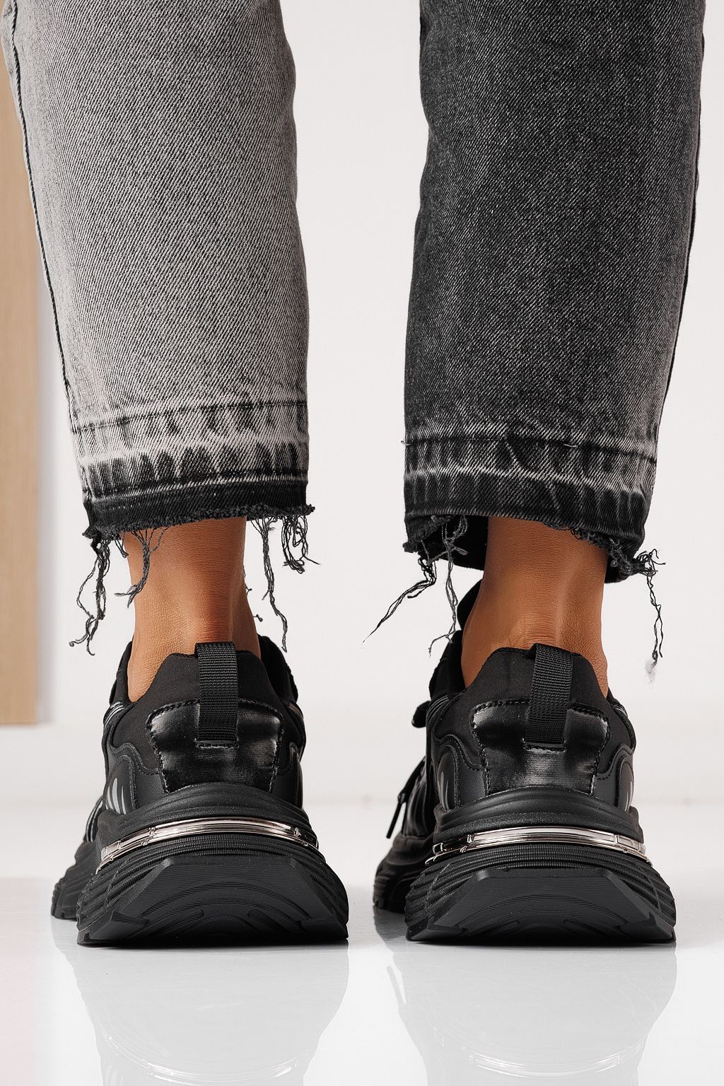 Дамски маратонки черни от еко кожа Denisa #24073