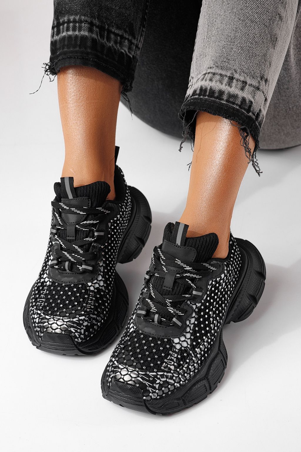 Дамски маратонки черни от текстилен материал Lilien #24149