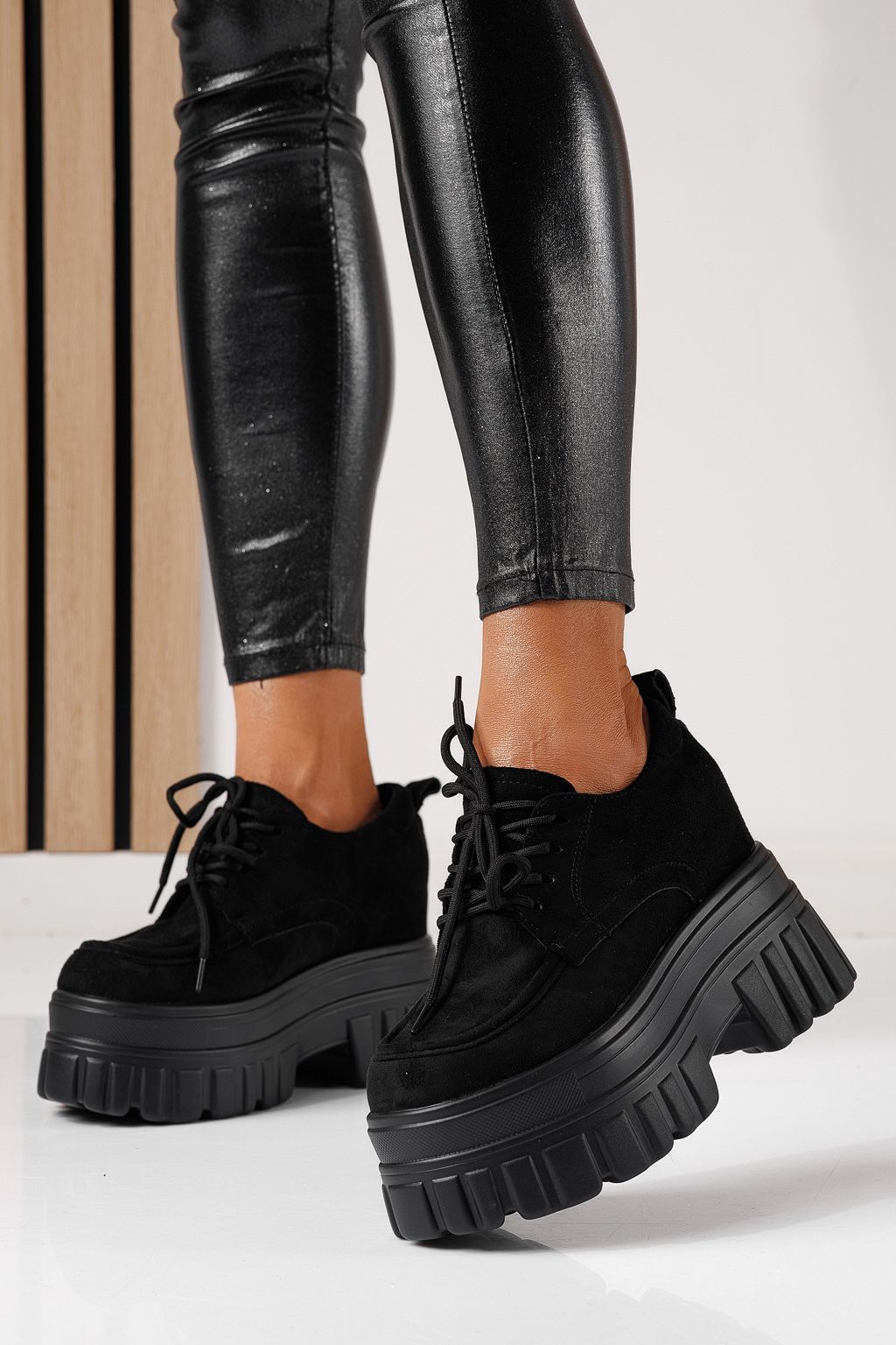 Всекидневни дамски обувки черни от еко кожа Larisa #24075