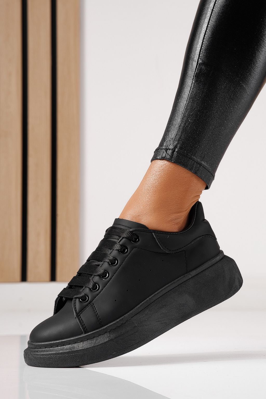 Дамски черни маратонки от еко кожа Raya #24197