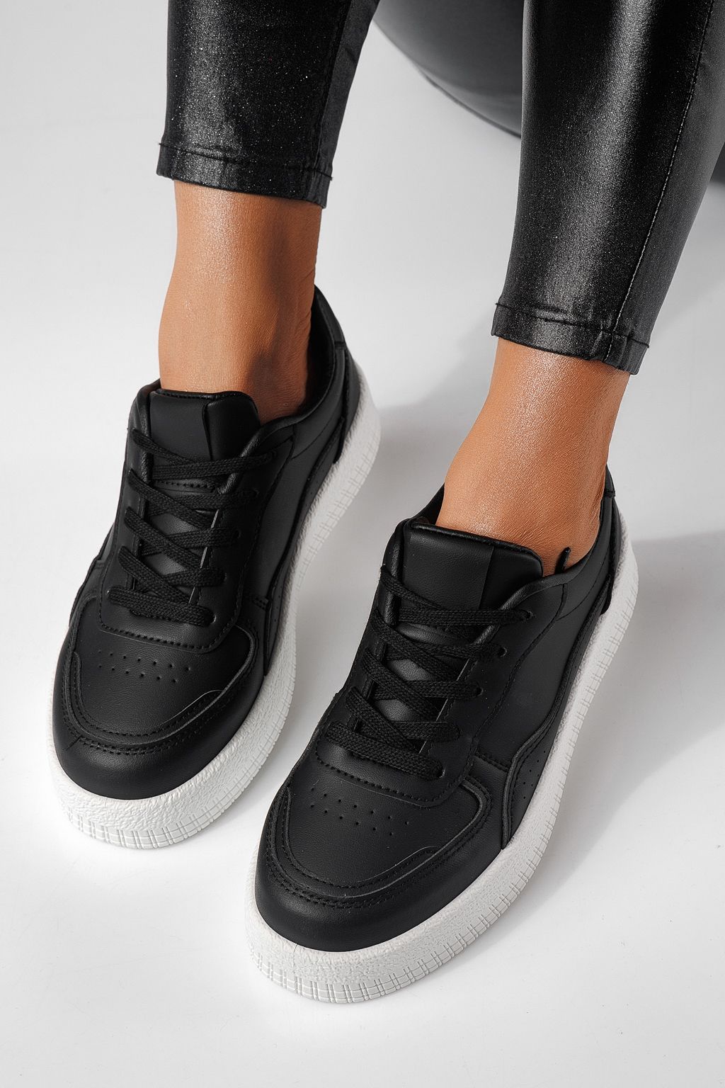 Дамски маратонки черни от еко кожа Nadia #24160