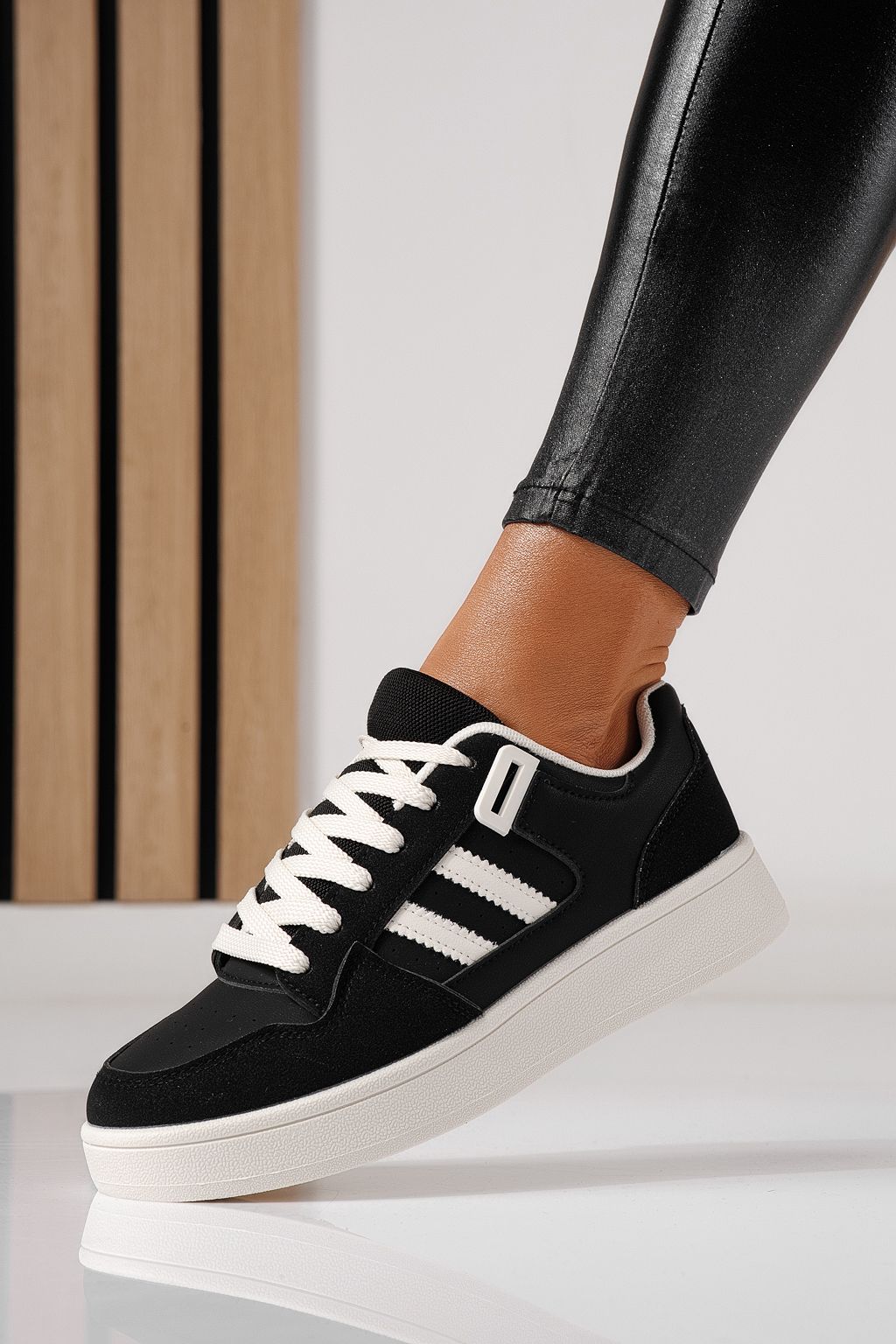 Дамски маратонки черни от еко кожа Iris #24192