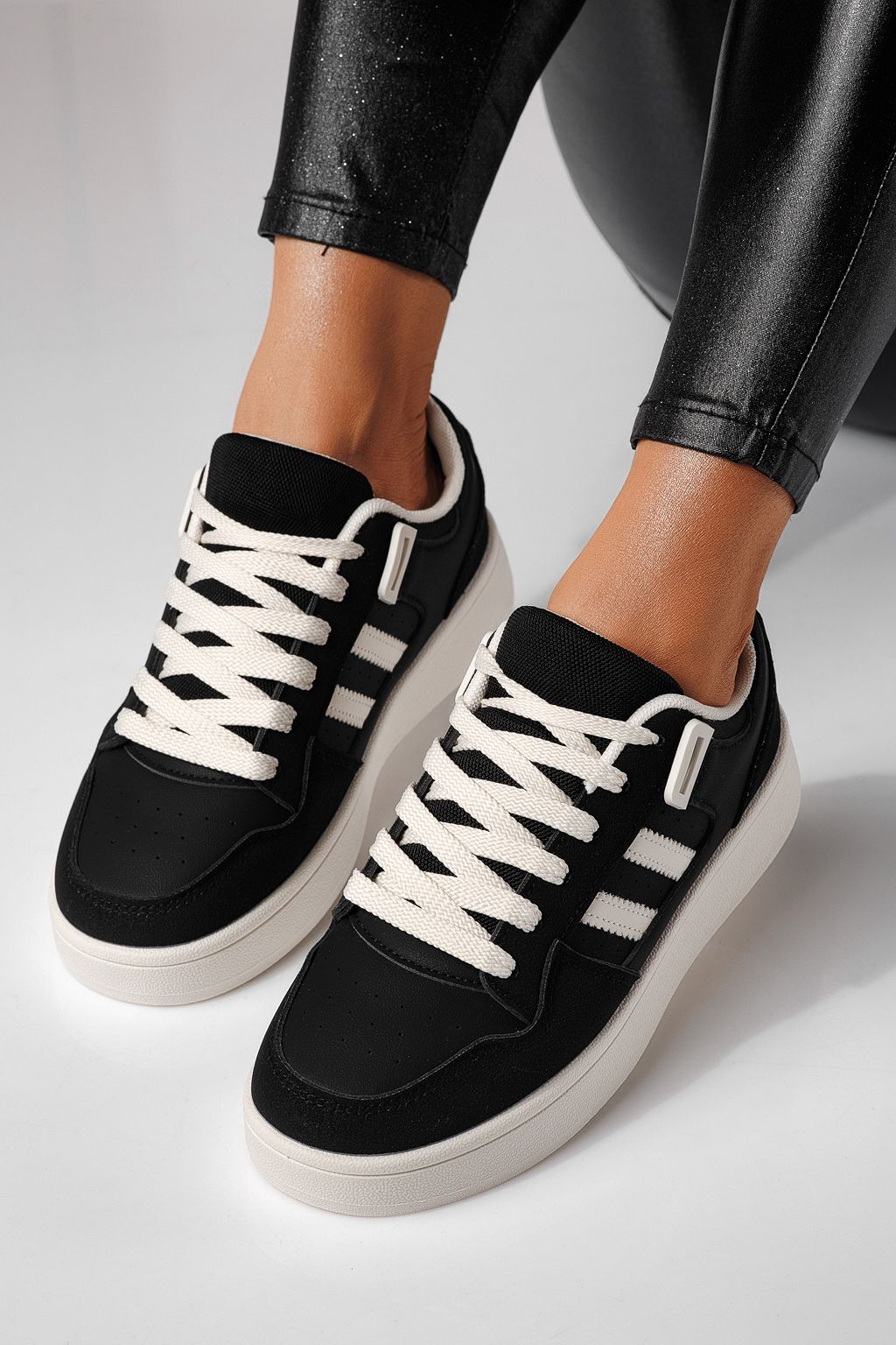 Дамски маратонки черни от еко кожа Iris #24192