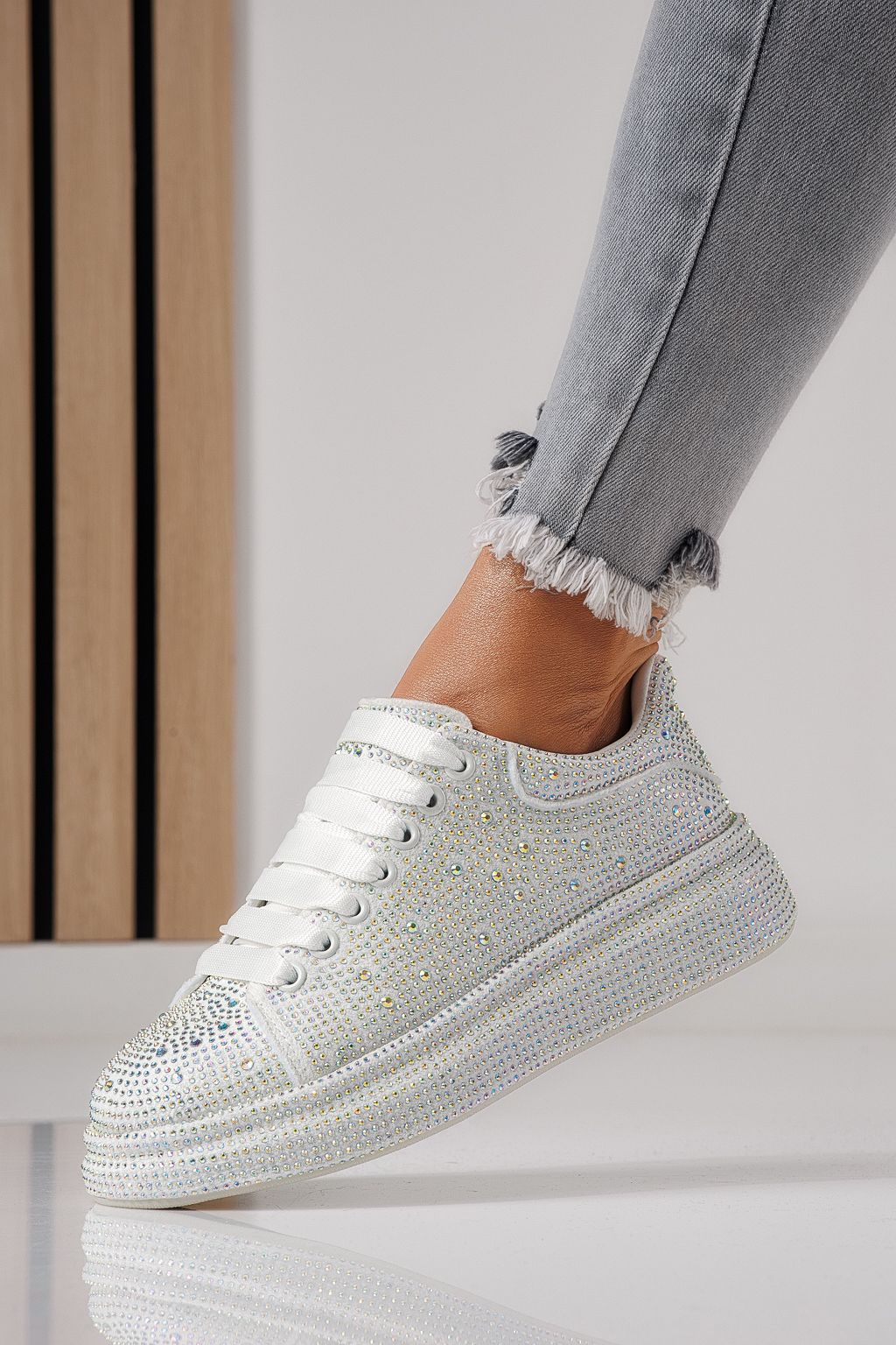 Дамски маратонки бели от текстилен материал Alexia #24008