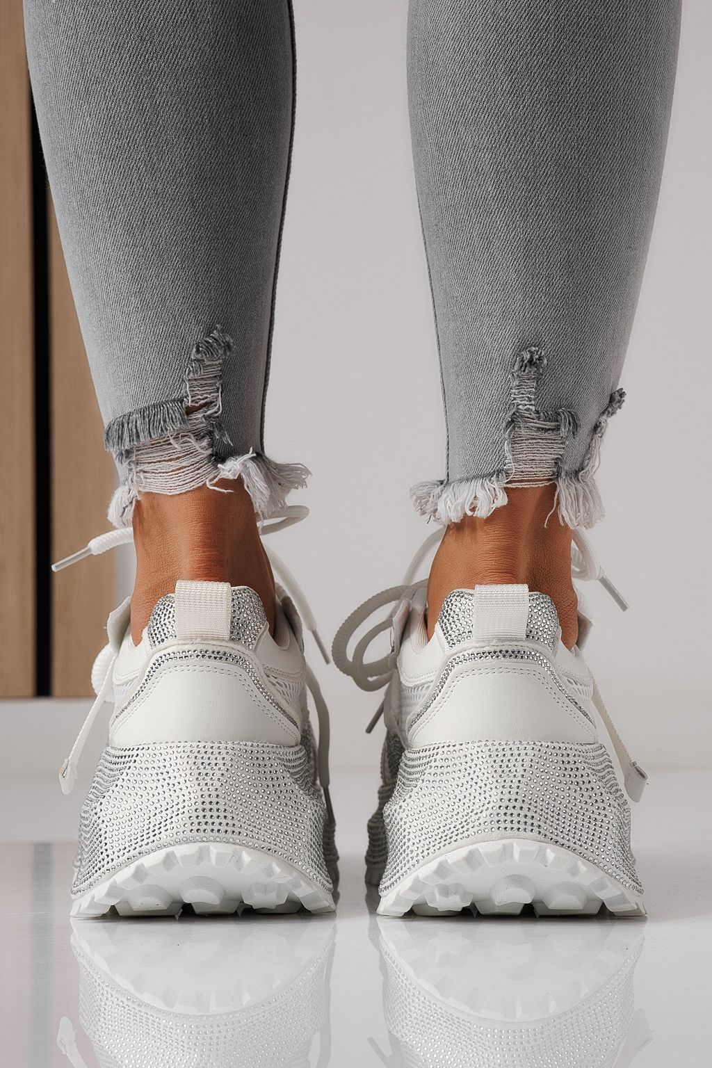 Дамски маратонки бели от текстилен материал Cezara #24055