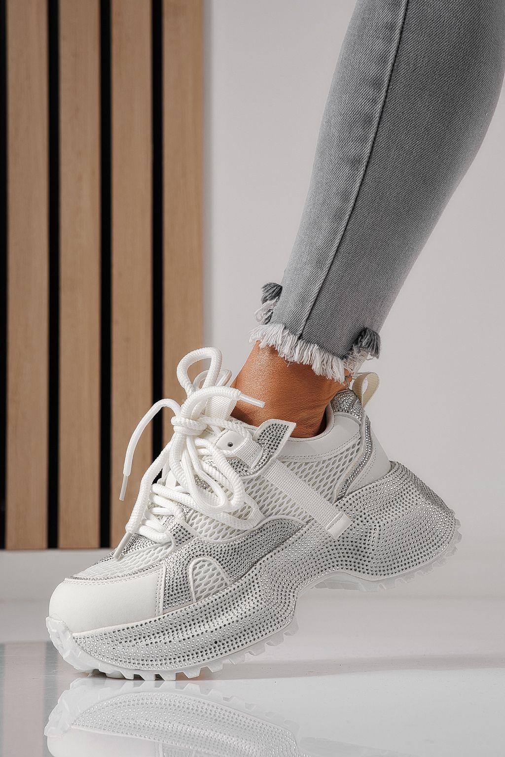 Дамски маратонки бели от текстилен материал Cezara #24055