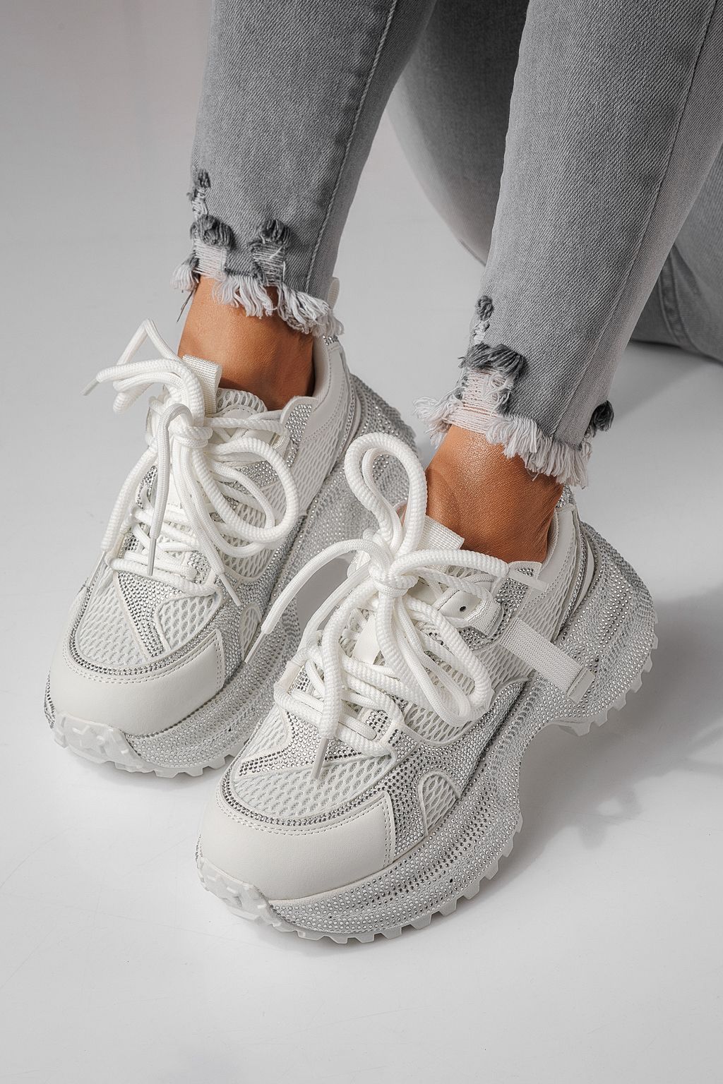 Дамски маратонки бели от текстилен материал Cezara #24055