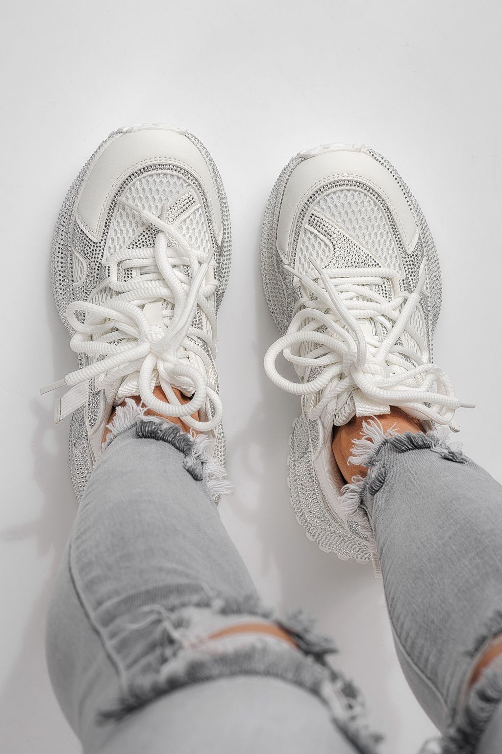 Дамски маратонки бели от текстилен материал Cezara #24055