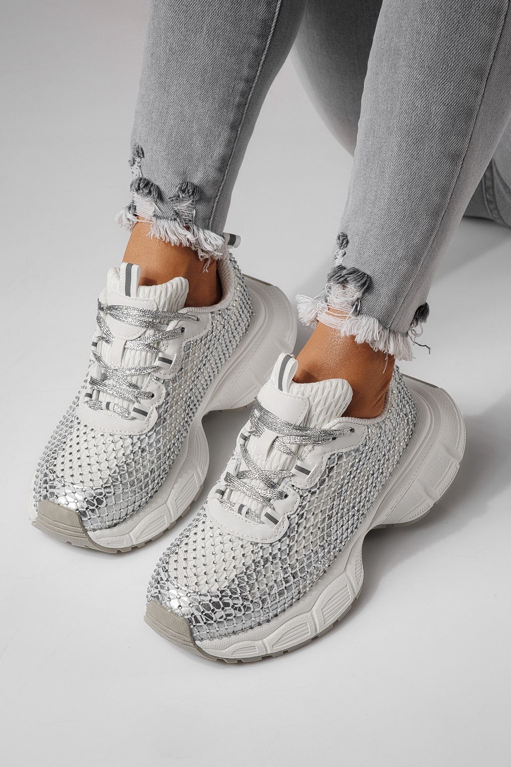 Дамски маратонки бели от текстилен материал Lilien #24148