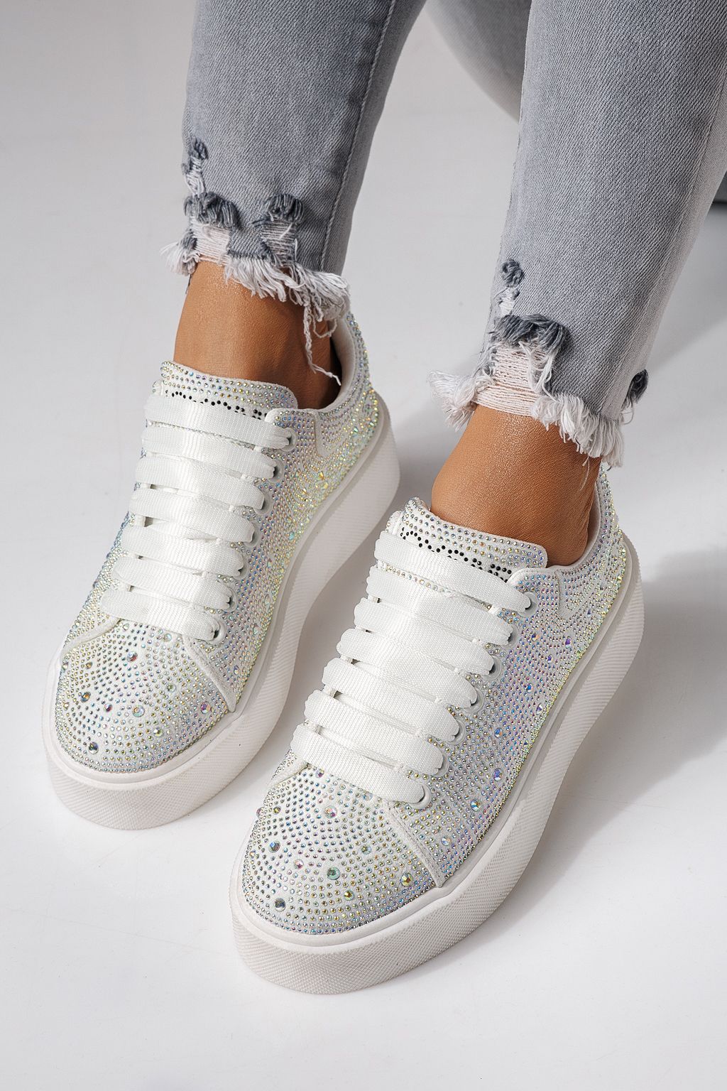 Дамски маратонки бели от текстилен материал Ellania #24090