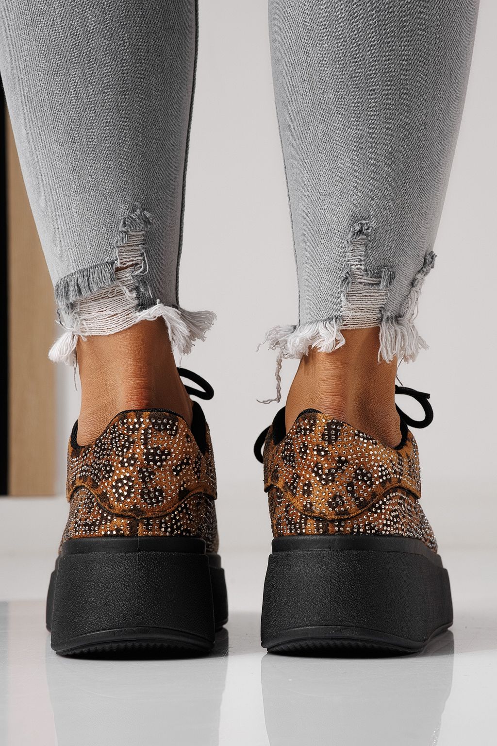 Дамски маратонки леопард от текстилен материал Bianca #24053