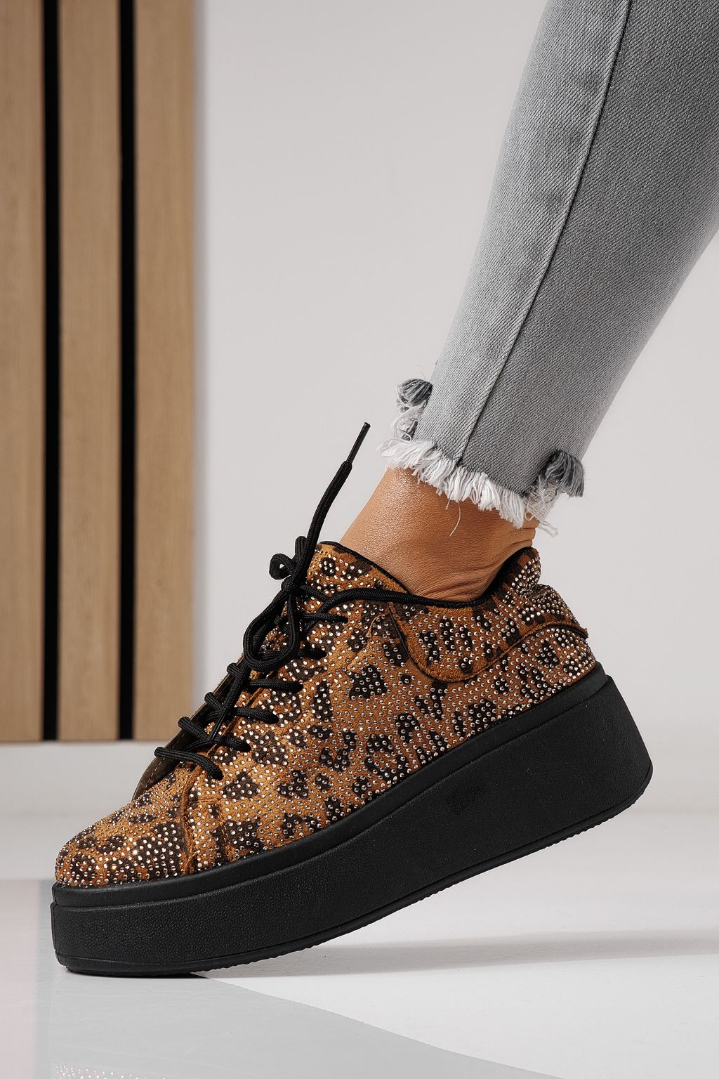 Дамски маратонки леопард от текстилен материал Bianca #24053