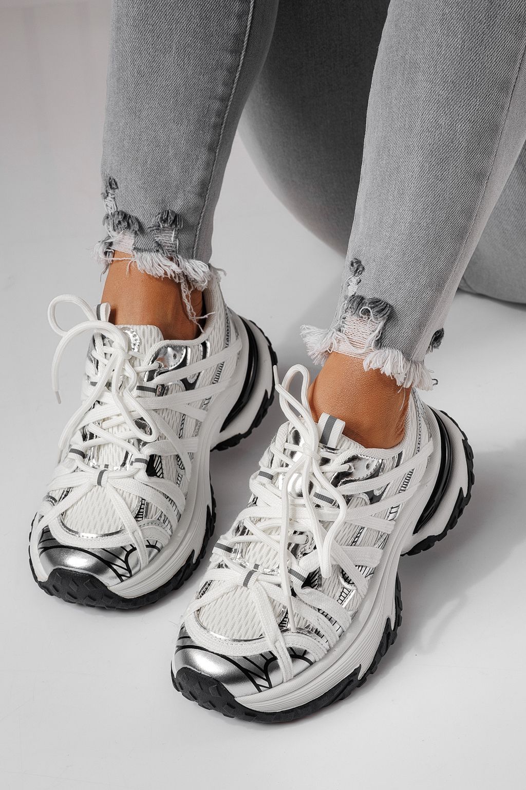 Дамски маратонки сребристи от текстилен материал Jullya #24129