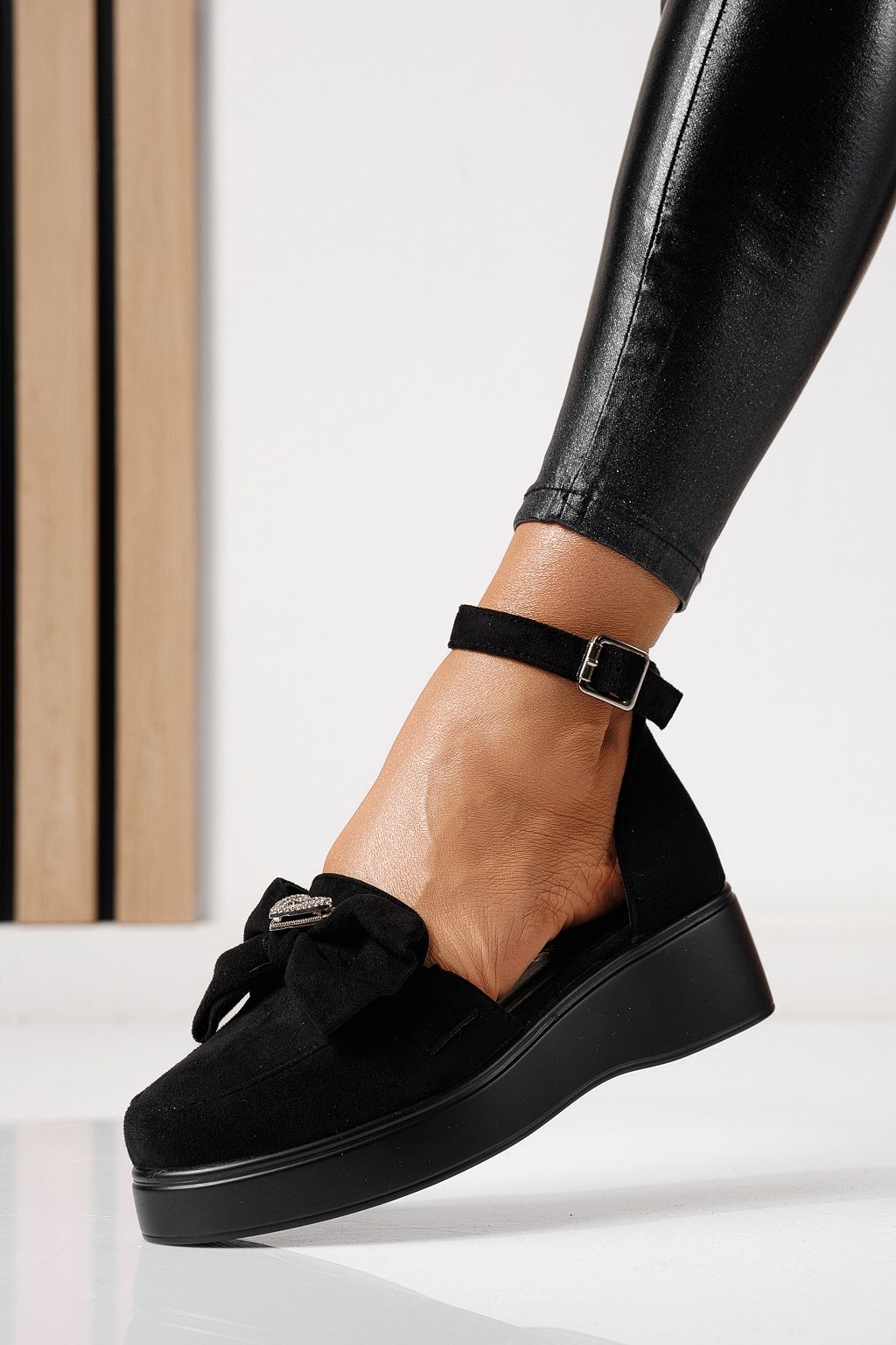 Всекидневни дамски обувки черни от обърната еко кожа Felicia #24102