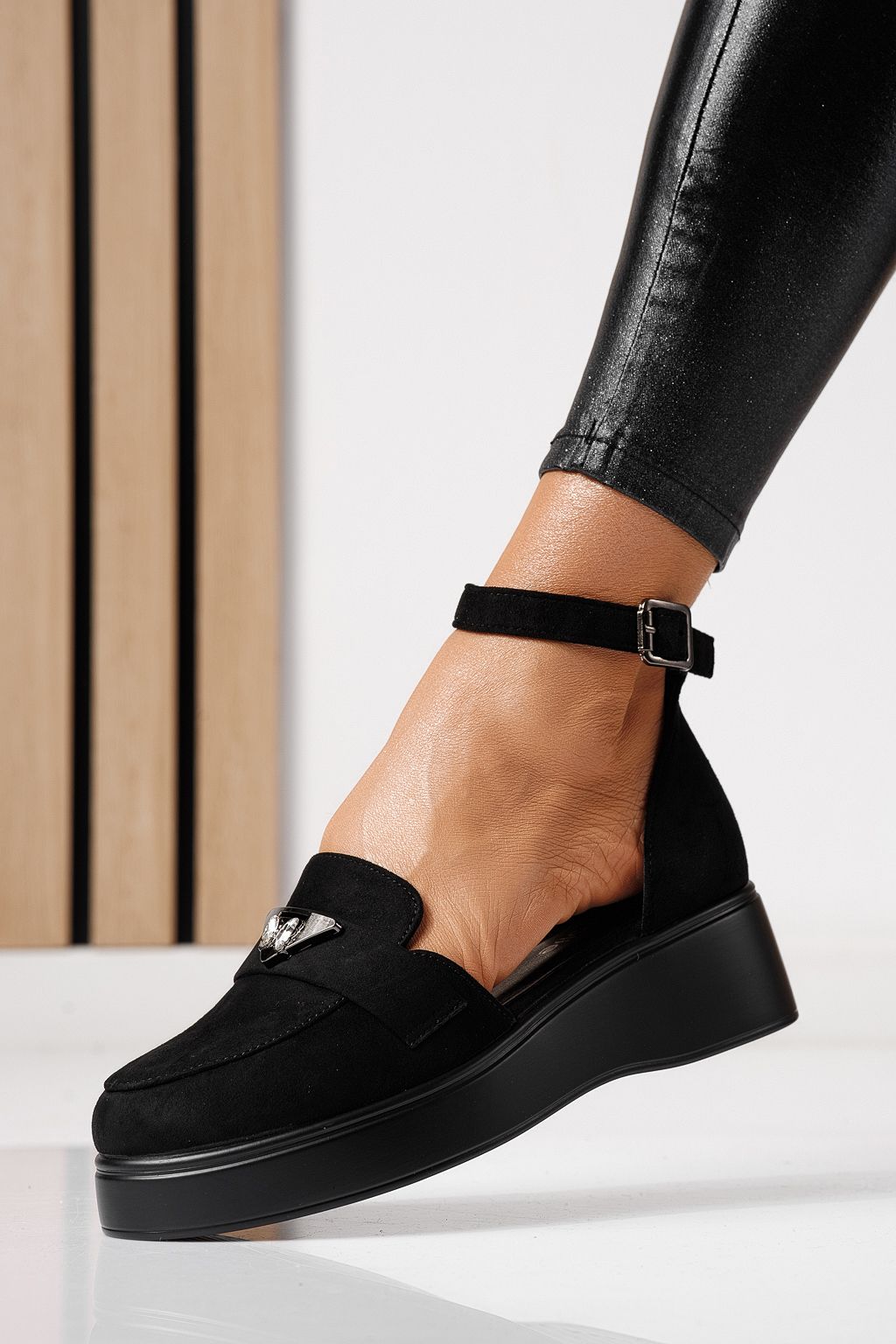 Всекидневни дамски обувки черни от обърната еко кожа Evelina #24097