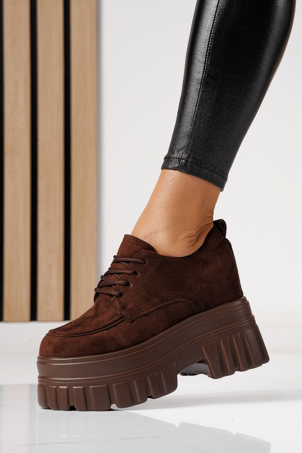 Всекидневни дамски обувки кафяви от еко кожа Larisa #24076