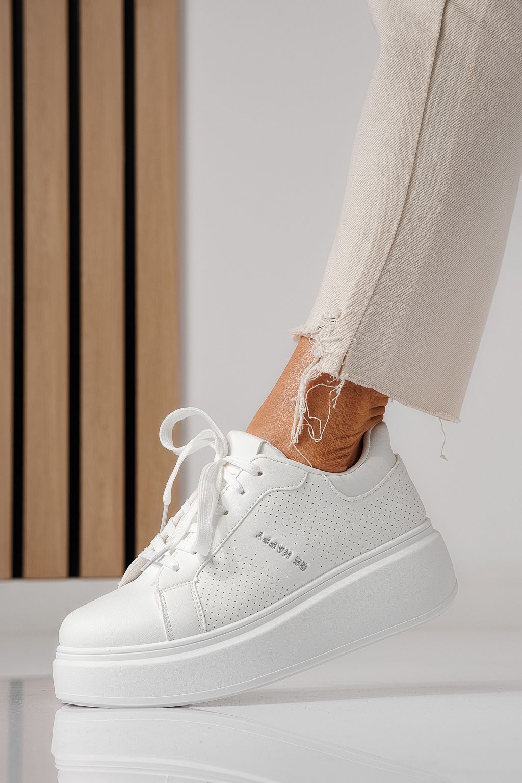 Дамски маратонки с платформа бели от еко кожа Ada #24001