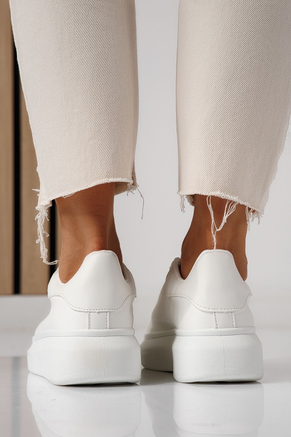 Дамски бели маратонки от екокожа Raya #24199